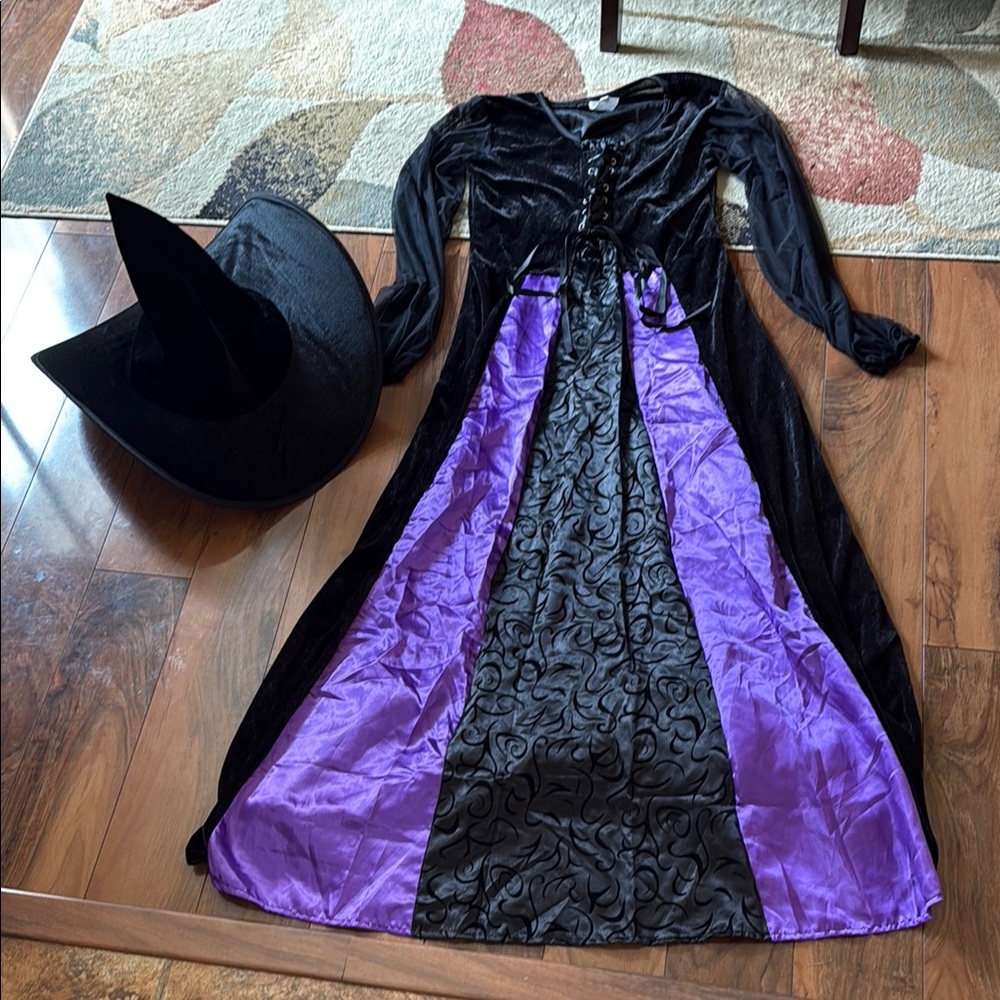 Women’s small Witch Costume with Hat